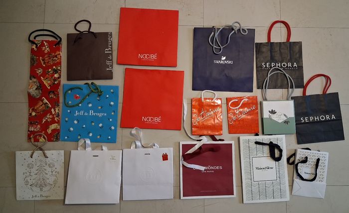 Lot de 33 pochettes cadeaux - photo numéro 2