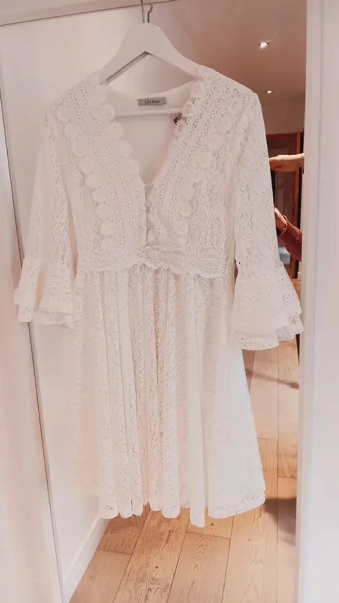 Robe blanche dentelle - photo numéro 2