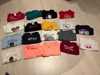 Lot de 18 t shirts ML taille 4ans
