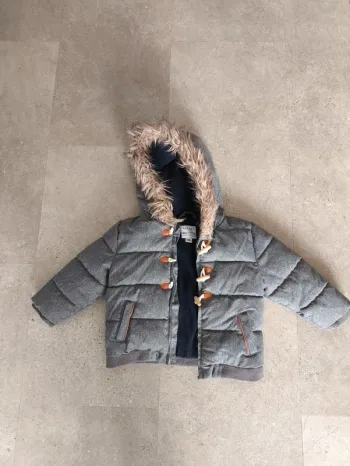 Manteau hiver gris taille 18 mois