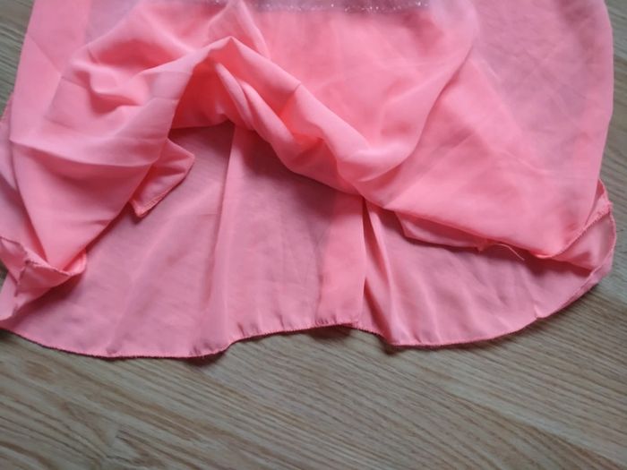 Magnifique robe de soirée. Bretelles .Fille.
Taille 4 ans - photo numéro 10