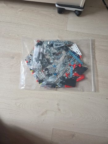 Pièces et outils meccano