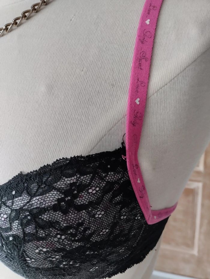 Soutien gorge dentelle et détails fushia 💖 - photo numéro 3