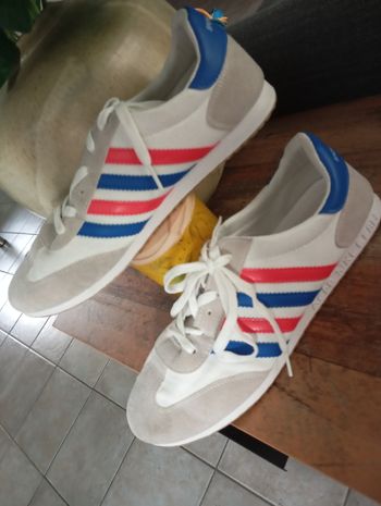 Baskets neuves taille 43  sport fashion