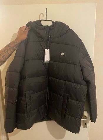 Manteau  noir pour homme avec capuche