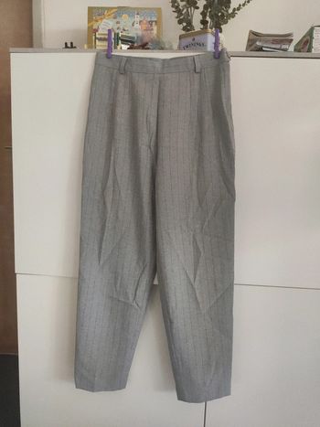Pantalon de tailleur gris rayé
