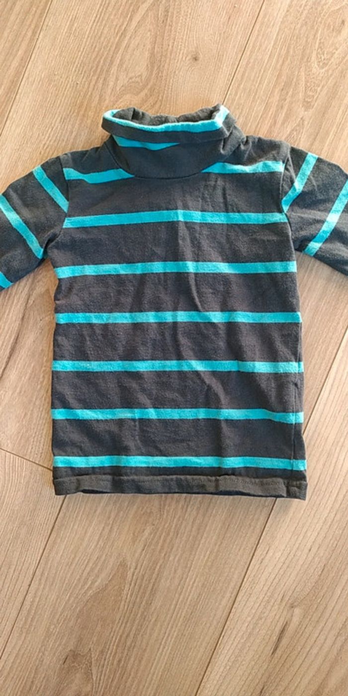 Tee-shirt col roulé (2 ans)
