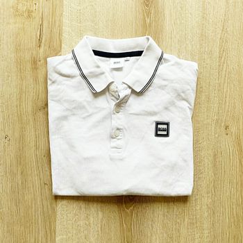 Hugo Boss Polo blanc vintage Exclusive logo brodé Boss en très bon état (Taille 14 Ans garçon)