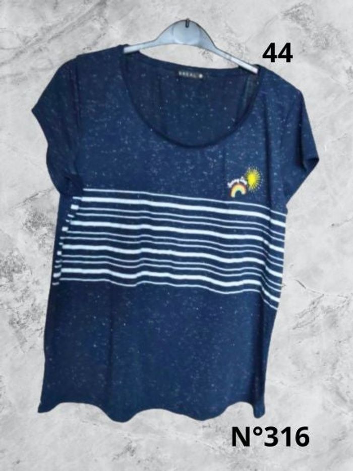 N°316 T-shirt bleu marine T44. Bréal.