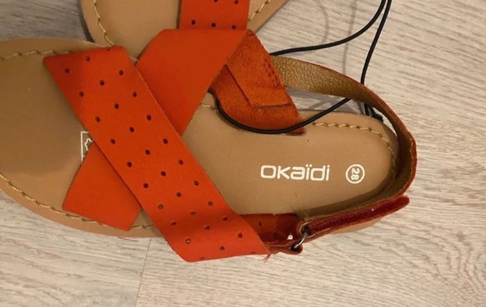 Sandales chaussures plates en cuir Okaidi pointure 28 Neuves - photo numéro 2