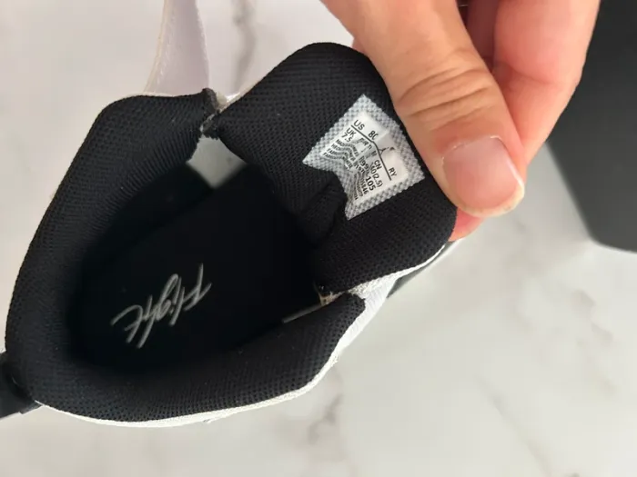 Basket Jordan taille 25 - photo numéro 7
