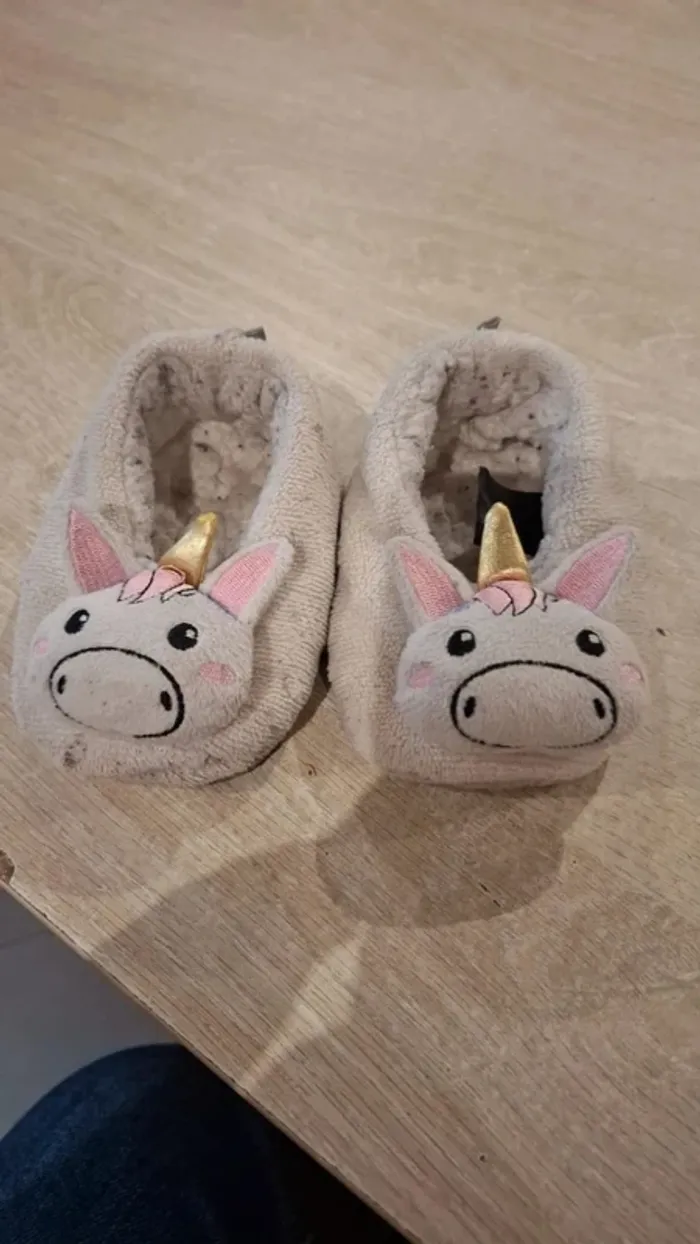 Pantoufles licorne 🦄 - photo numéro 2