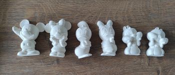 Lot 21 plâtres à peindre Disney et Pat Patrouille