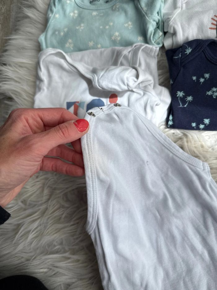 Lot de bodies bébé 18 mois - photo numéro 5