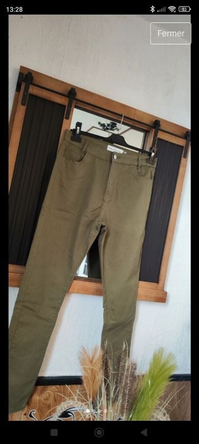 Jean droit vert kaki taille haute neuf