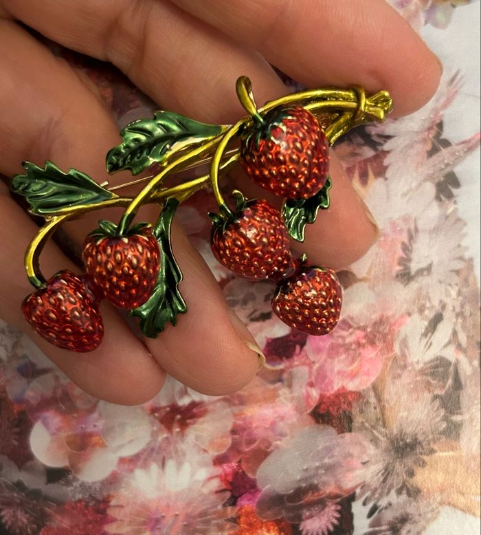 Ravissante Broche fraises - photo numéro 4