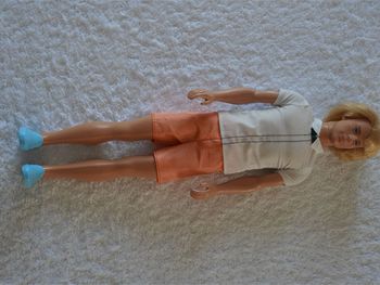 Ken avec cheveux blonds