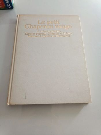 Le petit chaperon rouge et autres contes