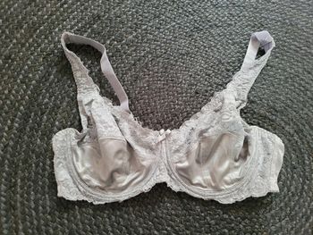 Soutiens-gorge armatures gris pâle et dentelle - 110D - Blancheporte