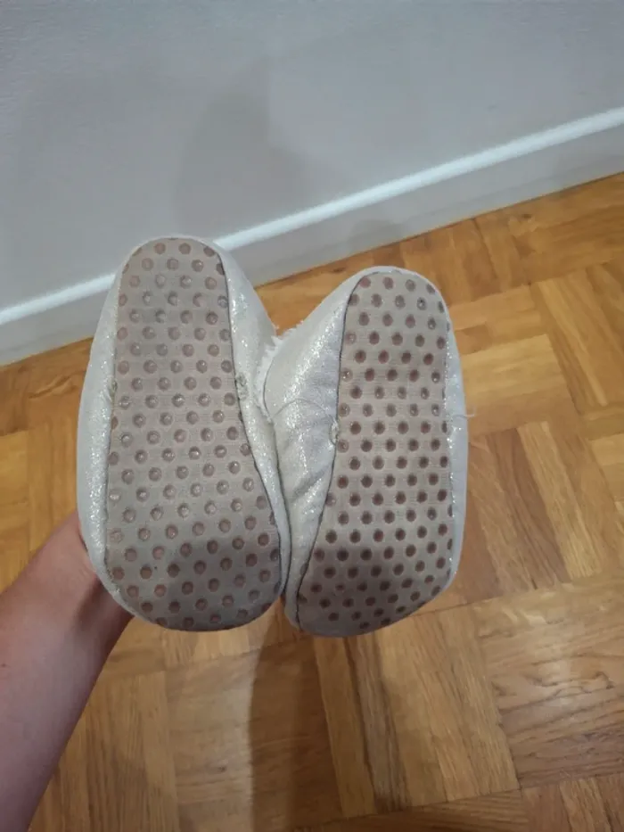 Chaussons pantoufles chaude olaidi taille 28 beige creme - photo numéro 4
