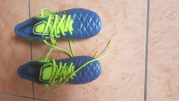 Chaussures à crampons 36 fluo Decathlon