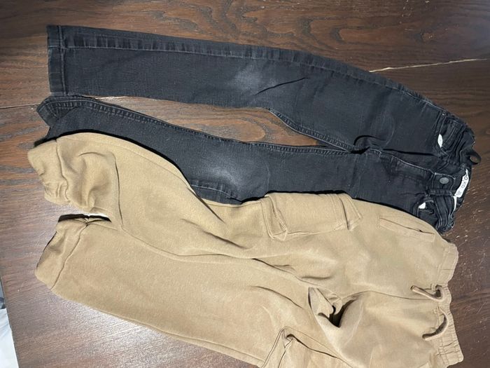 2 pantalons garçon 8ans