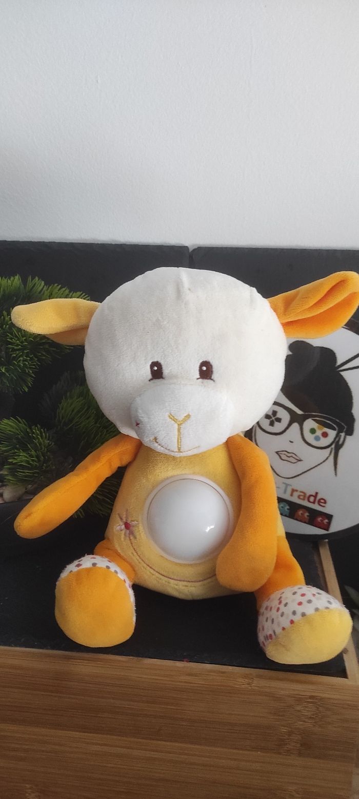 Gipsy Peluche Veilleuse Agneau Jaune Smile mouton blanc fleur lumière peluche doudou