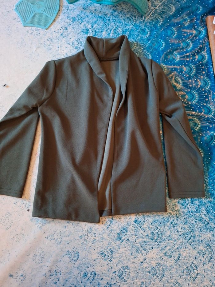 Boléro 6 ans kaki vert