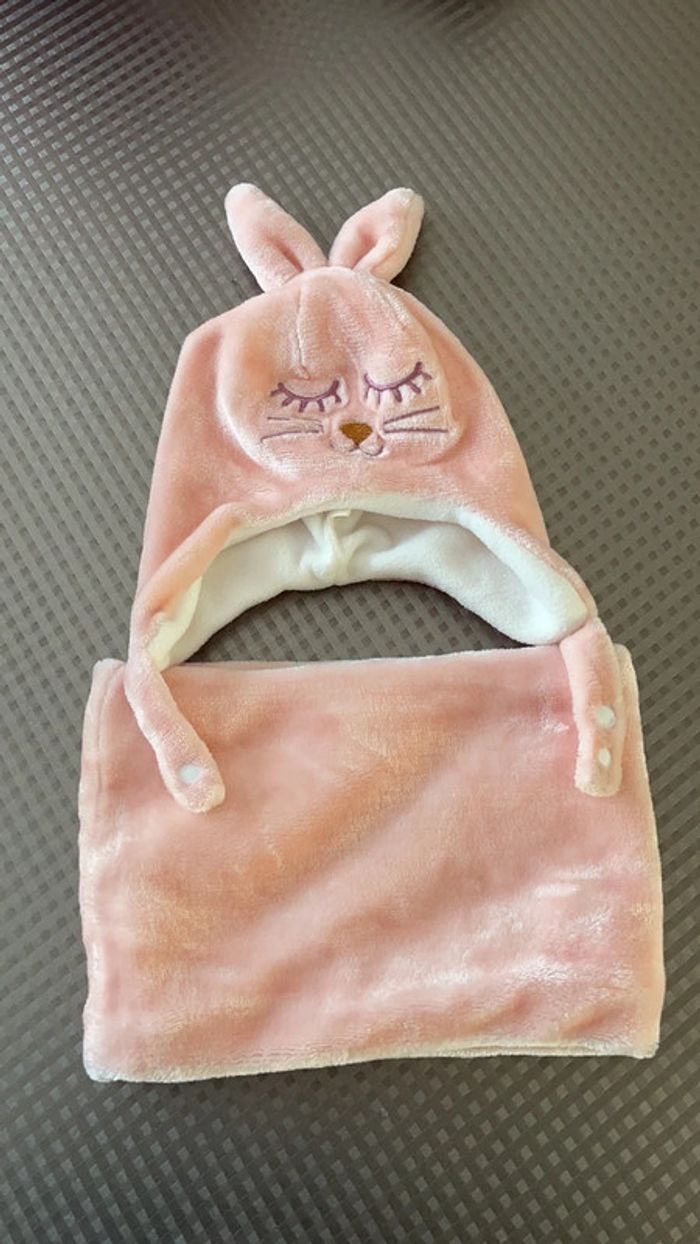 Ensemble bonnet et cache cou 1 mois
