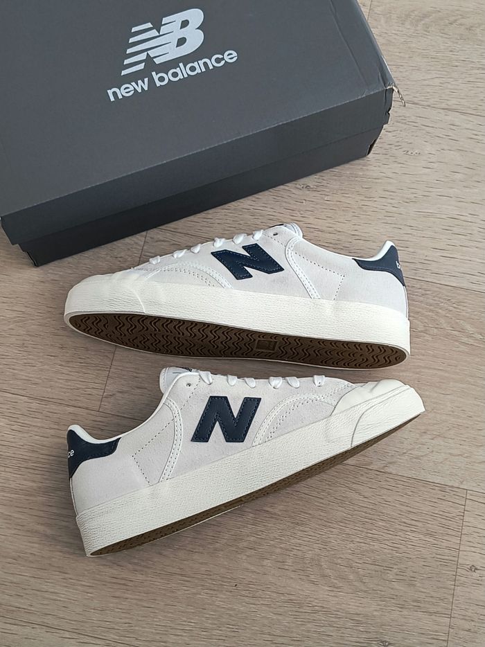 Baskets chaussures New Balance taille 39.5 neuves - photo numéro 2