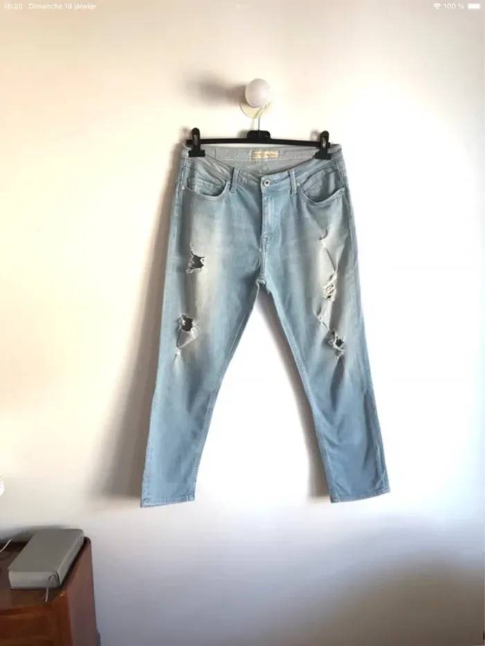 Jean boyfriend troué Teddy Smith taille 40