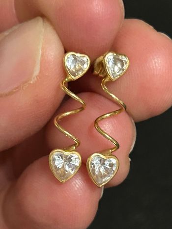 Jolie paire de boucles d’oreilles «cœur » ressort en or 18 carats femme TBE