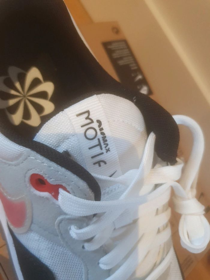 Nike Air Motif (38.5) - photo numéro 4