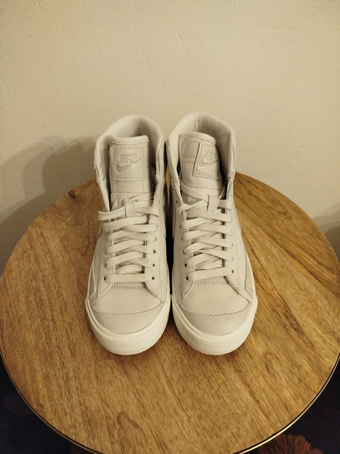 Baskets Nike T 36,5 - photo numéro 5