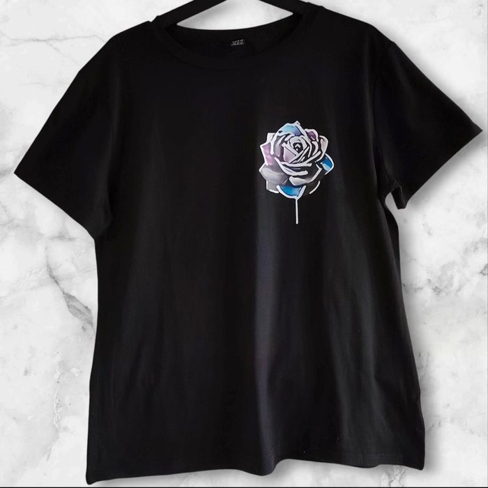 T-shirt noir motif rose & ailes d’ange