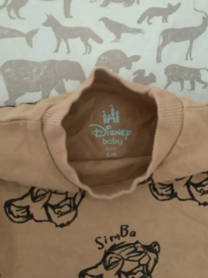 T-shirt Disney simba 6 mois - photo numéro 3