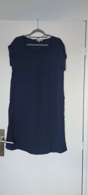 Lot 3 robes satinées, LH, 40