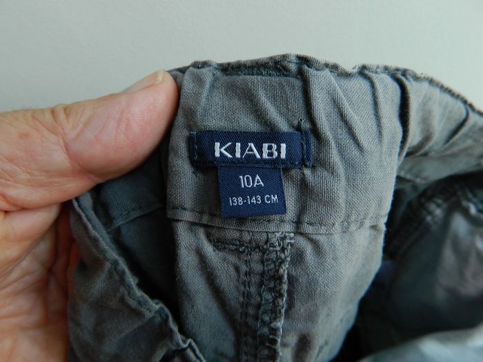 Bermuda multipoches T 10 ans "Kiabi" - photo numéro 2