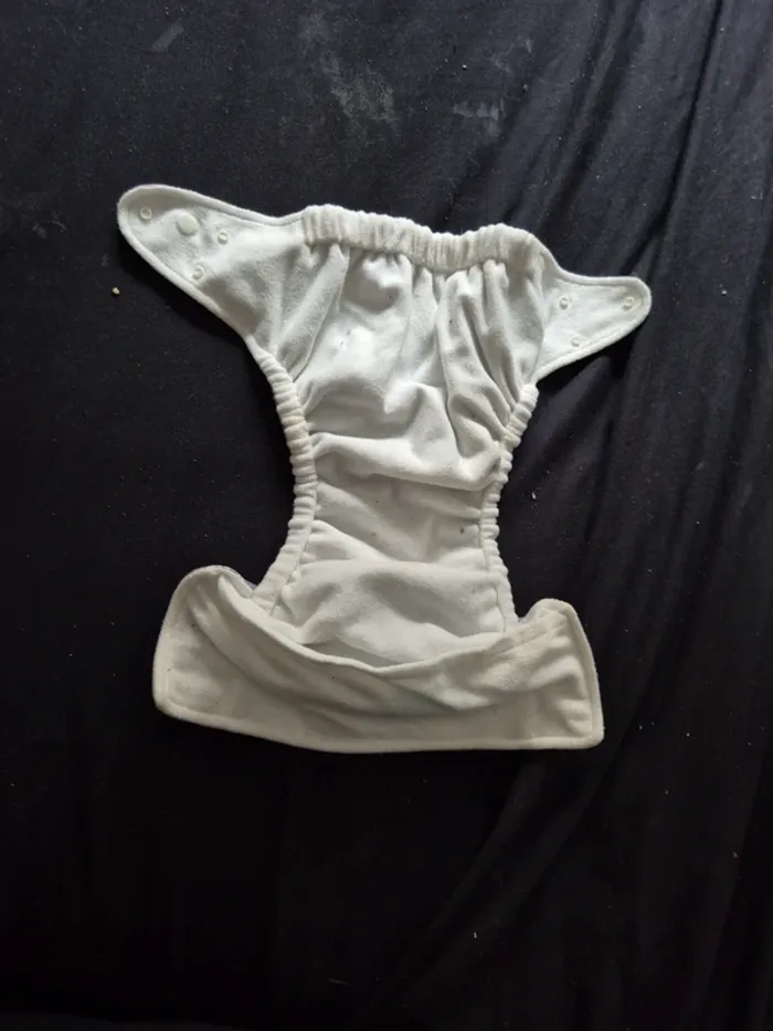 Couche lavable bébé marque pampers - photo numéro 2