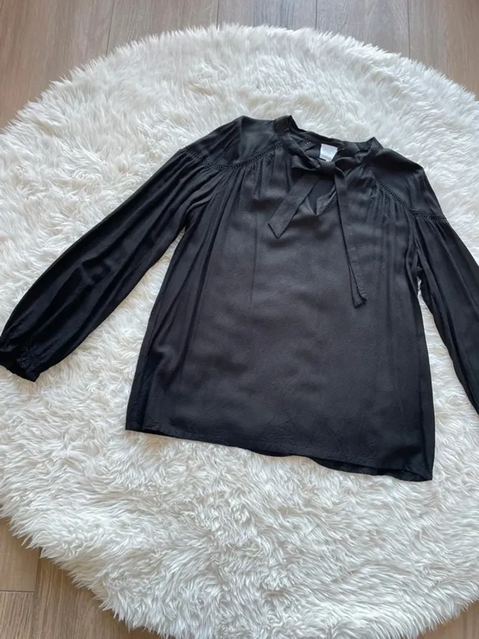 Chemise blouse à volants et dentelles - photo numéro 2