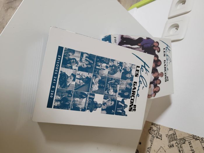 Coffret DVD Hélène et les garçons - photo numéro 2
