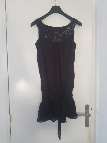 Robe Noir Trace Brillant Avec Nœud Taille M