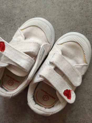 Baskets en toile avec coeur rouge Vertbaudet taille 21