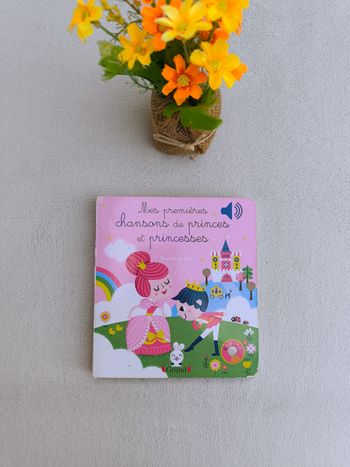 Livre sonore Mes premières chansons de princes et princesses Gründ