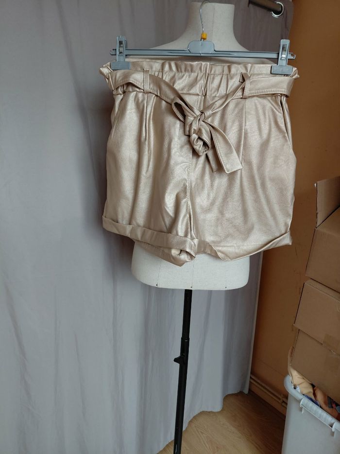 Très joli short femme T U - photo numéro 3