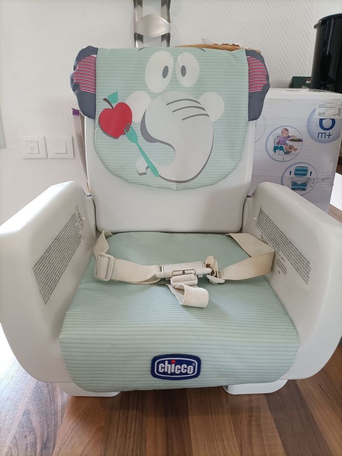 Siège réhausseur transportable et réglable "mode" gris blanc éléphant Chicco - photo numéro 4