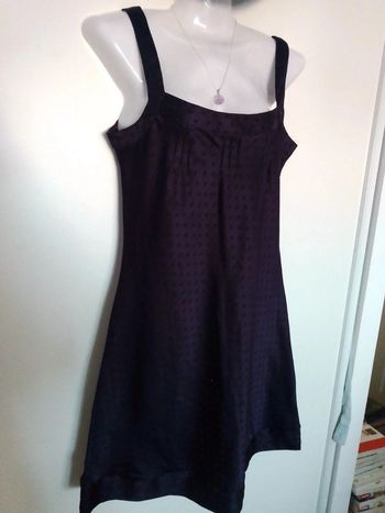 Nuisette violette 38
Satinée