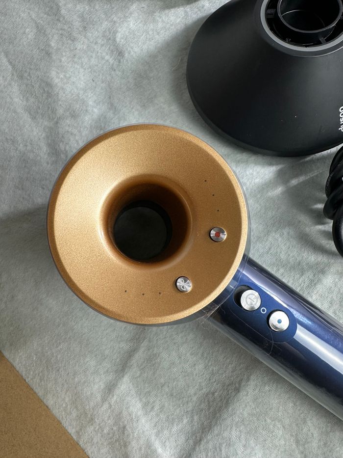 Sèche-cheveux Dyson HD08 - photo numéro 2