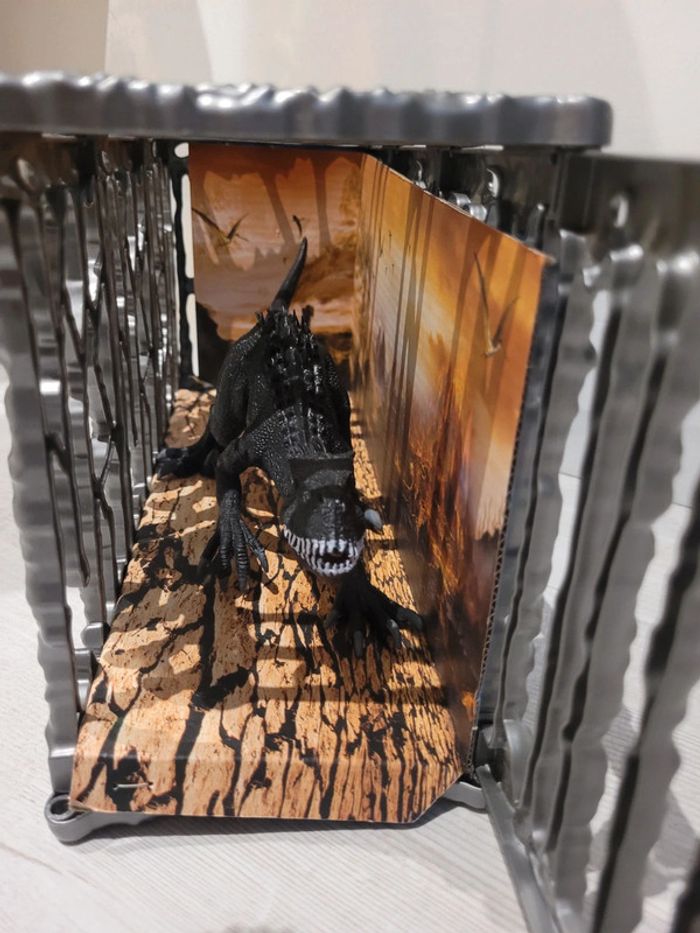Dinosaure + cage - photo numéro 2
