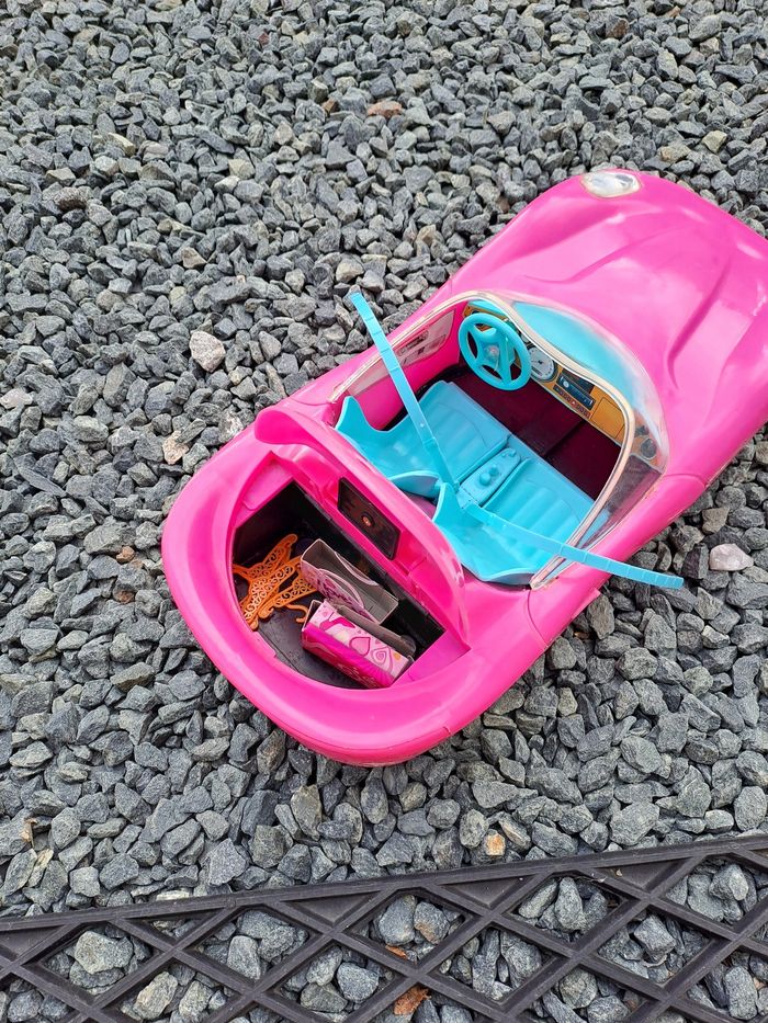Voiture de barbie - photo numéro 3